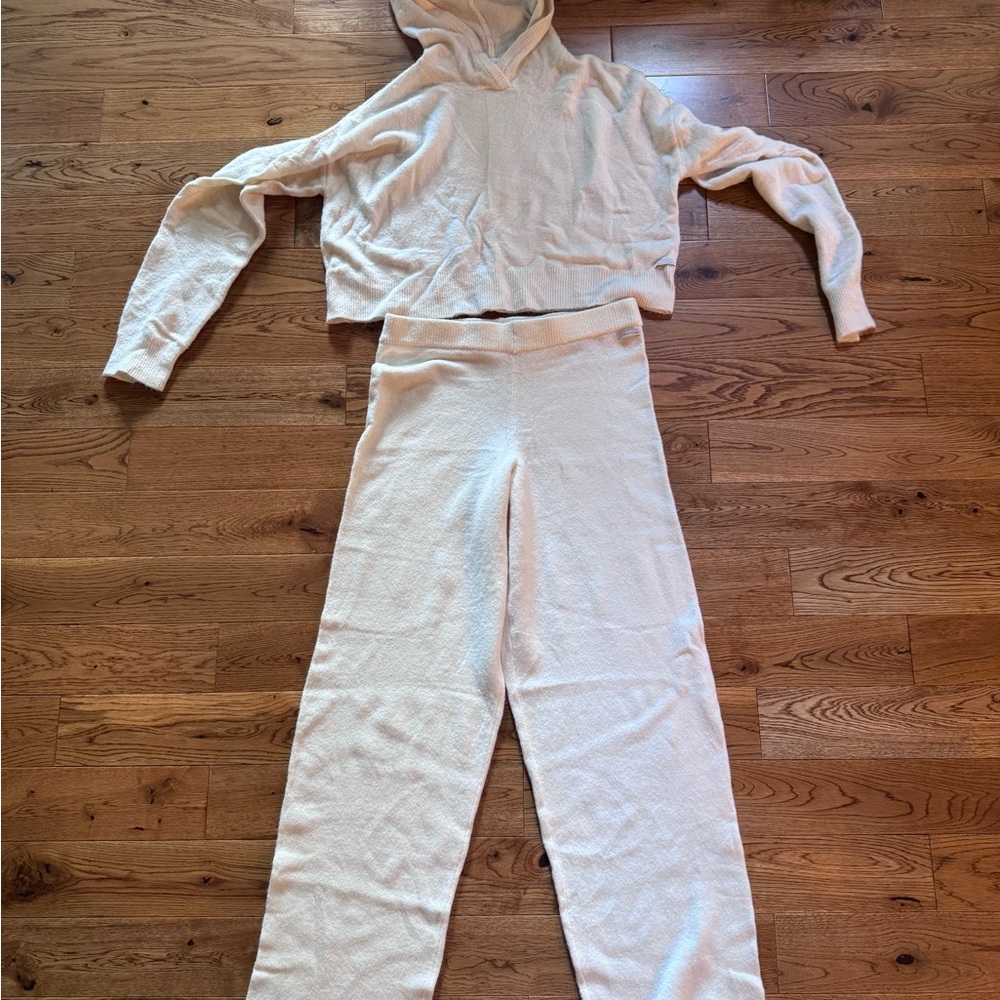 Calvin Klein Cream Joggers Soft Cotton Blend set
